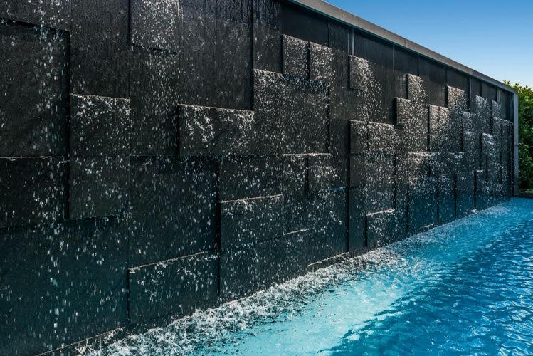 Wall Fountain 10